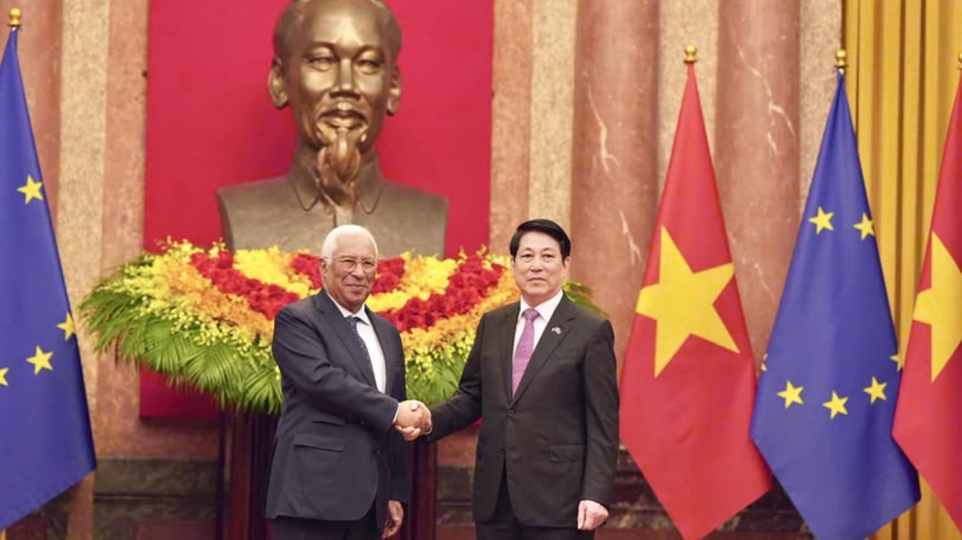 Chủ tịch nước Lương Cường và Chủ tịch Hội đồng châu Âu Antonio Costa tại hội đàm 