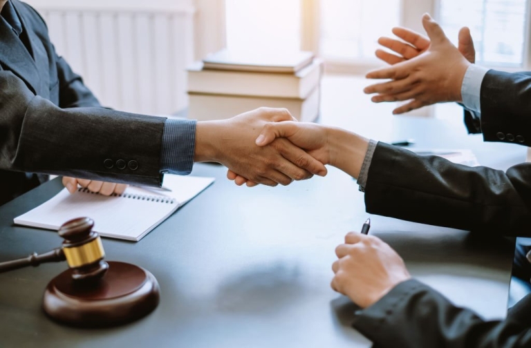 Hỗ trợ thủ tục pháp lý