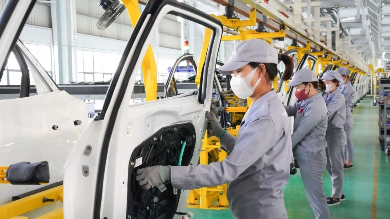 Yếu tố cốt lõi khi thuê đất công nghiệp xây dựng nhà máy: Nguồn nhân lực